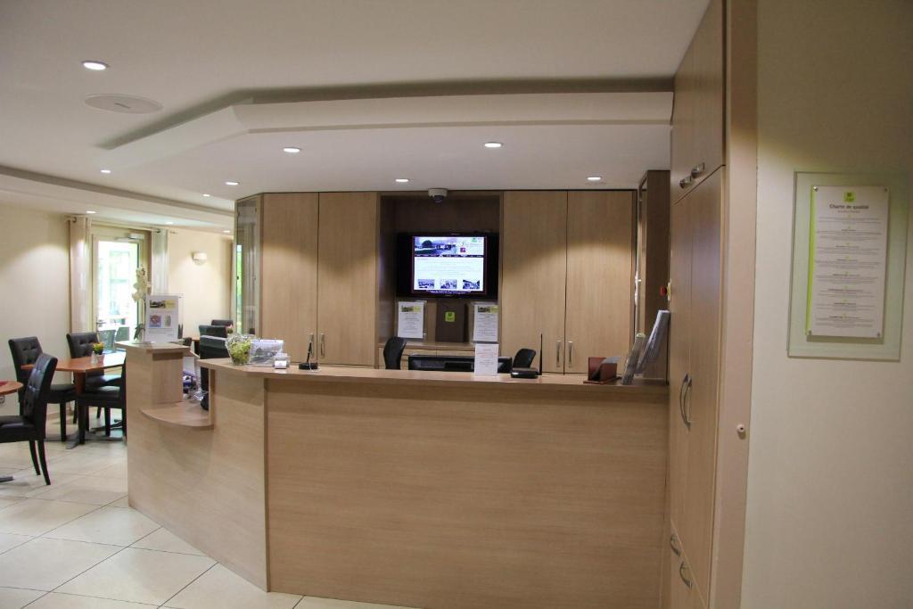 Logis Lhotel Restaurant Antony Verrieres Le Buisson Massy  Exterior foto